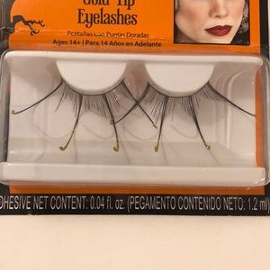 Gold glitter tipped eyelashes✨
